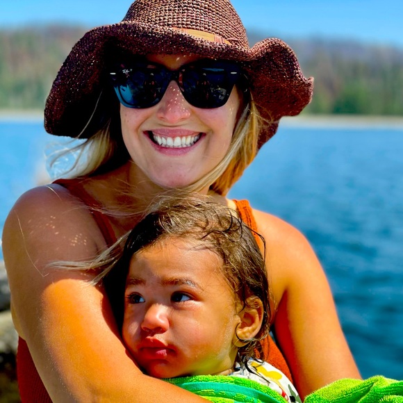 Meet your Posher, Victoria - Picture 1 of 1